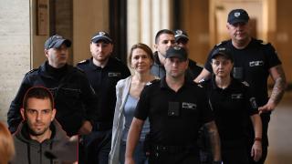 Шефката на митниците остава в ареста