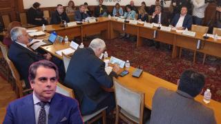Асен Василев отрече да познава Марин и Стефан Димитрови