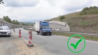 Движението по АМ "Струма" е възстановено, а срутването - разчистено (видео)