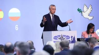 Столтенберг в София: Основната цел на НАТО не е да се бори срещу войната (видео)