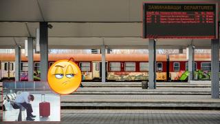 Часове закъснения и закъсали пътници заради спрял ток на Централна гара в София (видео)