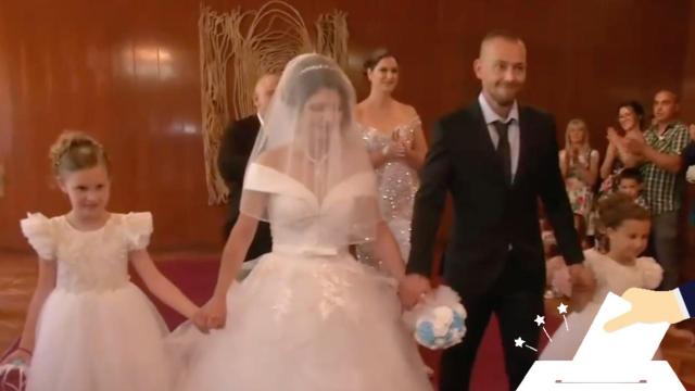 В изборния ден младоженци първо гласуваха, а след това си казаха заветното "Да" (видео)