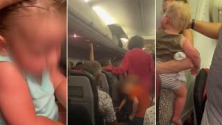 Пътници блокирани при 52° в самолет (видео)