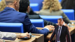 Депутатите гласуваха оставката на Христо Иванов