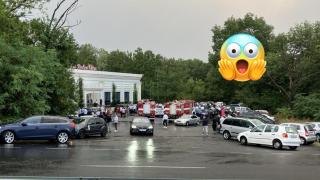 Таван се срути на сватбено тържество в Кърджали (видео)