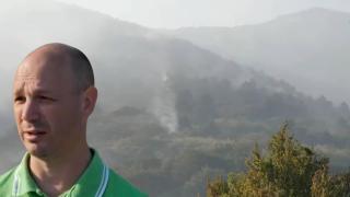 Вече 15-и ден огнеборците не могат да потушат стихията на границата ни с Гърция (видео)