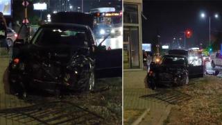 Автомобил се вряза в асансьор на метростанция в София (видео)