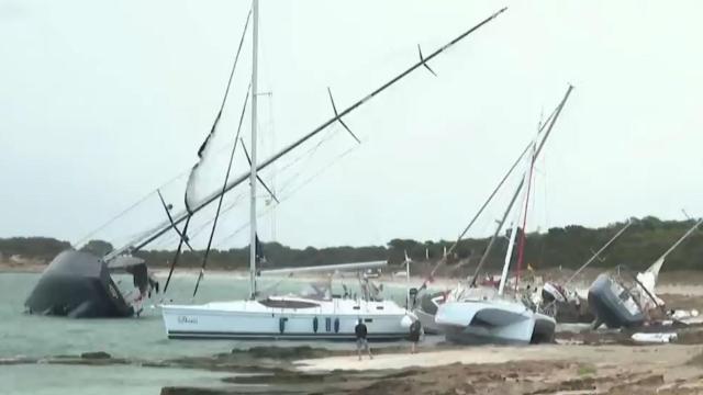 Силна буря удари испанския остров Майорка (видео)