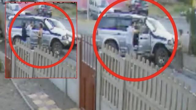 Млад мъж преби възрастен човек и жена му заради засичане на пътя (видео)