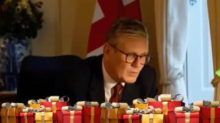 Британският премиер е замесен в скандал с подаръци за милиони (видео)
