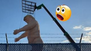 13-метрова гола статуя на Доналд Тръмп се появи близо до Лас Вегас (видео)