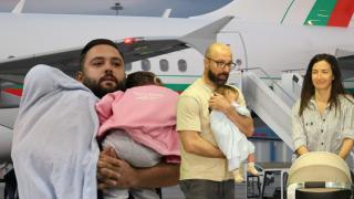 Първите евакуирани от Ливан българи се прибраха у нас