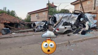 21-годишен мъж оцеля по чудо, след като отнесе стълб и ограда в Доброславци (видео)