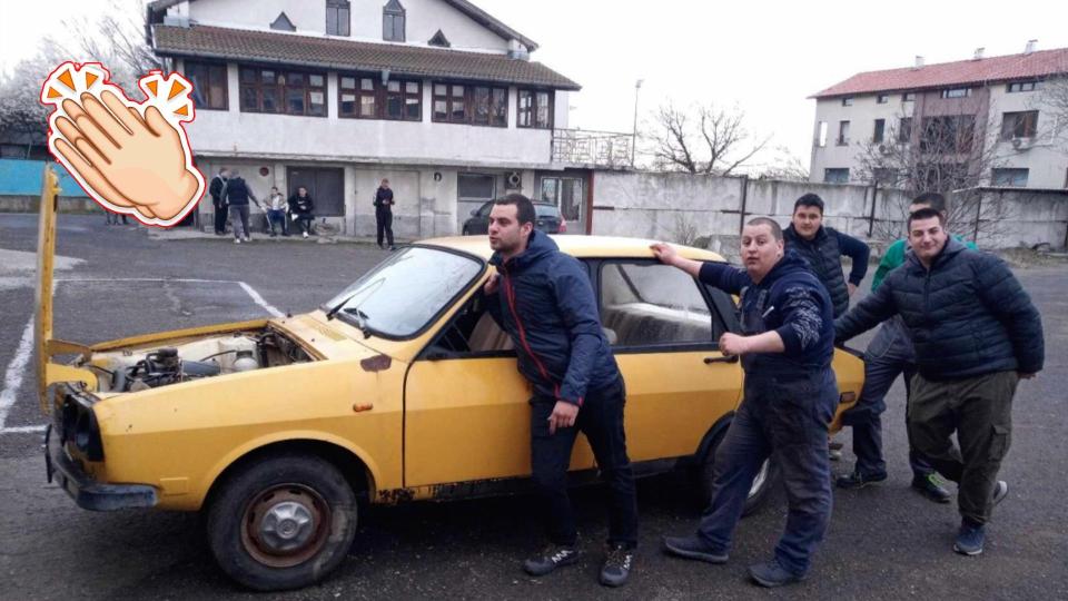 Ученици от Бургас успяха да дадат нов живот на 50-годишна кола 