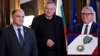 Наградиха Георги Господинов с френския Орден за изкуство и литература (видео)