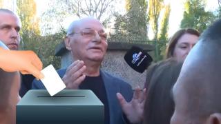 Доган говори за край на сглобките и гласува с хартиена бюлетина (видео)