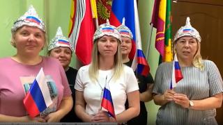 Руски учители се пазят от сателитите на НАТО с шапки от станиол (видео)