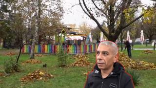 Затворници в Разград чистят и облагородяват зелени площи в центъра на града (видео)