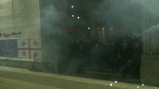 Девета вечер хиляди проевропейски демонстранти излязоха по улиците на Грузия (видео)