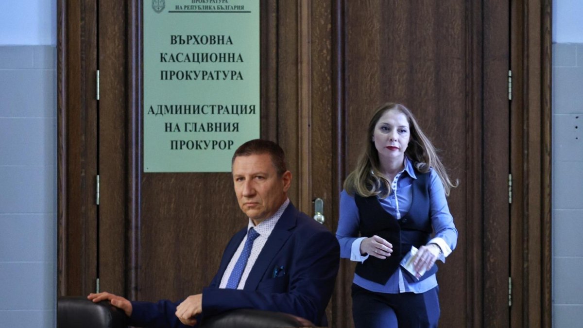 Сигналът за високите доходи на Сарафови е предаден на специалния прокурор