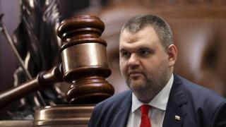 Съдът не разреши заличаването на Делян Пеевски като председател на ДПС