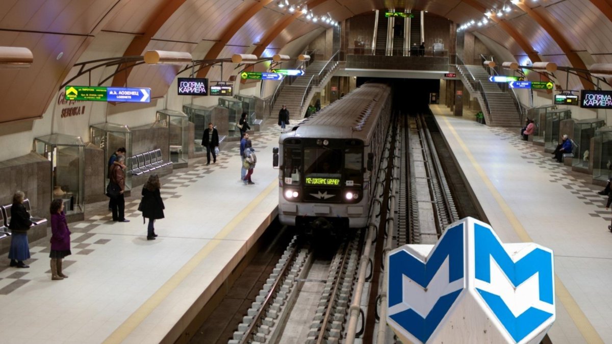 Метрото ще се движи с делнично разписание и в празничните дни