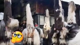 Кукери обикалят улиците в Разлог, за да прогонят злите сили (видео)