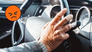 Мъже пребиха възрастен шофьор в Бургас