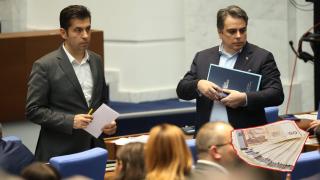 Парламентът закърпи положението с временен закон, докато трае хаосът с бюджета за 2025 г (видео)