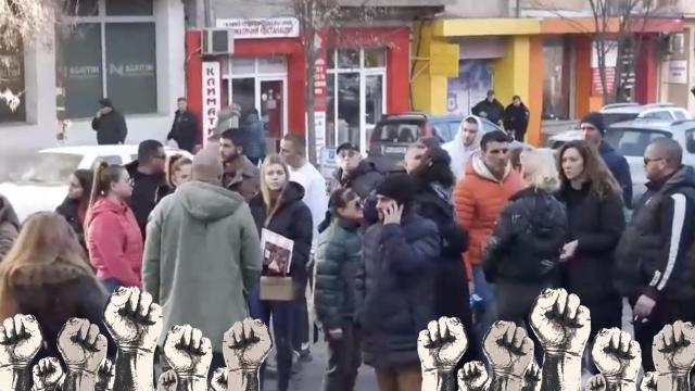 Близки на загиналото заради животни на пътя 18-годишно момиче излязоха на протест (видео)