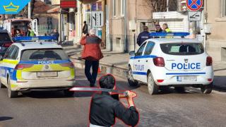 Психично болен размахвал катани и заплашвал жители и полицаи в Пазарджишко