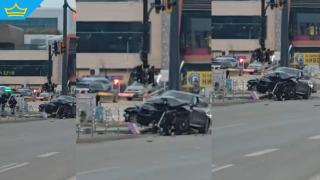 Мощен джип се заби в стълб на тротоар на бул. „Черни връх“ в София (видео)