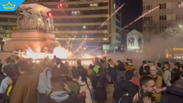 Провокатор пусна заря на протеста в центъра на София – задържаха го (видео)