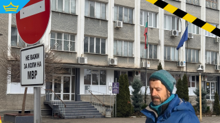 Граждани настояват за доживотен затвор за полицаите, обвинени в убийството на арестант в Казанлък (видео)