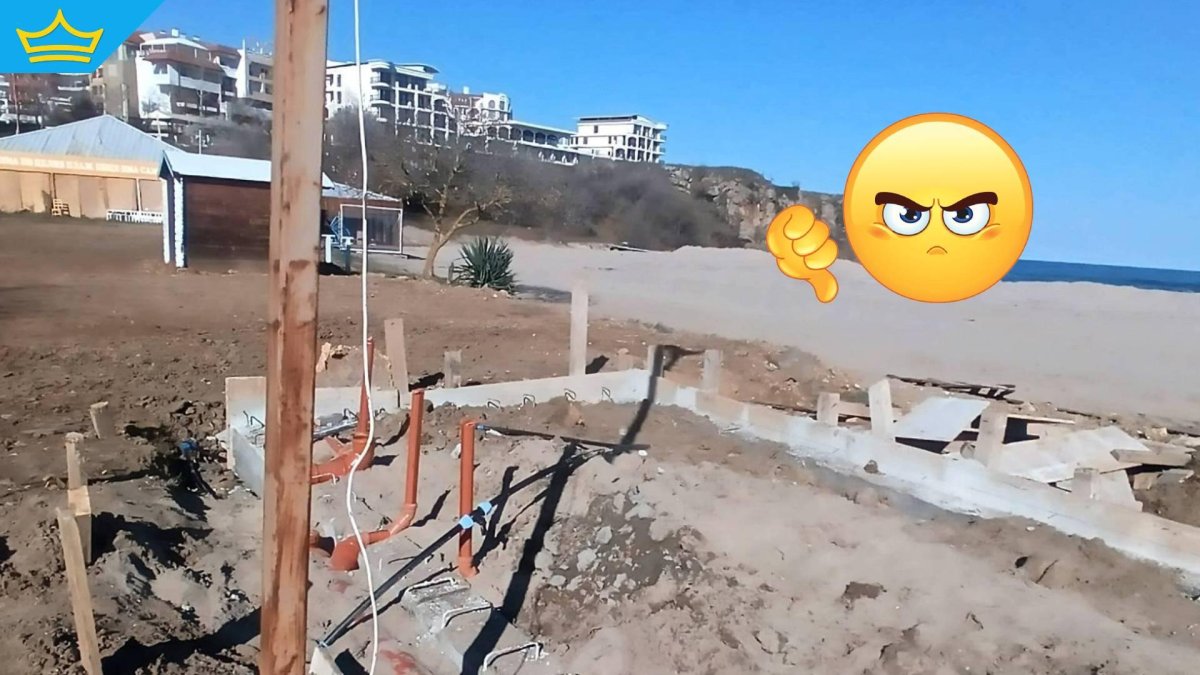 Изляха бетон по част от пясъчната ивица на плаж край Синеморец