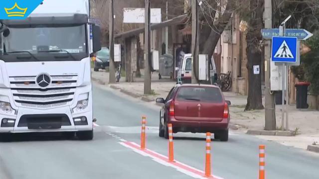 Монтираха разделителни колчета на опасна отсечка по главния път София - Варна