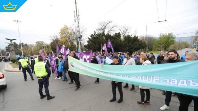 Трети ден София е под блокада: Стачката на наземния транспорт продължава (видео)
