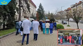 Медици подготвят стачка, продължават да искат достойно възнаграждение