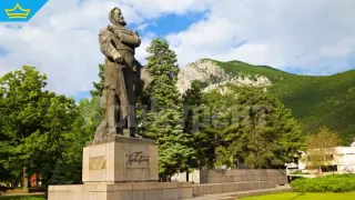 Паметникът на Христо Ботев се връща обратно във Враца след повече от два месеца реставрация