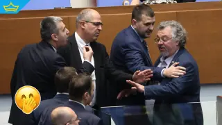 Манол Пейков отново за малко не се сби с депутати от "Възраждане" в парламента (видео)