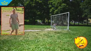 Мъж отряза с флекс футболните врати на детска площадка в столичен квартал (видео)
