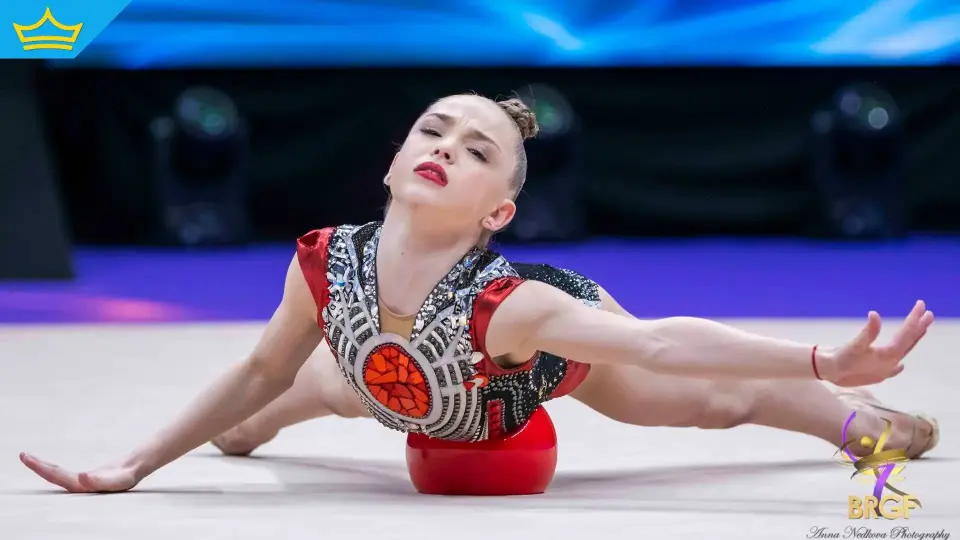 Стилияна Николова отново блести на Европейското по художествена гимнастика - сребърен медал в многобоя