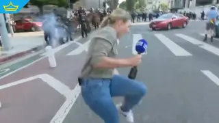 Австралийска репортерка беше улучена с гумен куршум по време на протест срещу имиграционните акции на Тръмп в Лос Анджелис (видео)