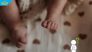 Родителите, оставили бебе на балкон в Солун, изчезнаха