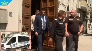 Изведоха с полиция зам.-кмета Никола Барбутов, отива на разпит в КПК (видео)
