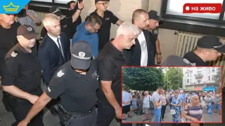 НА ЖИВО: "Да свалим бухалките на дерибеите": Протест в София в защита на Благомир Коцев (видео)