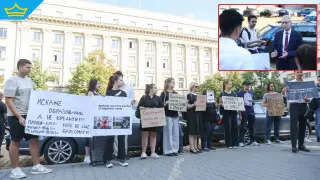 Студентите отново протестират срещу скока на таксите за платено обучение