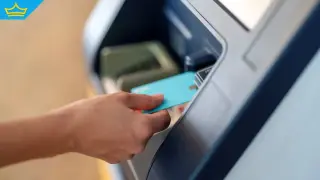 Теглим пари от банкомат на обслужващата банка до 10 пъти месечно без такси