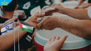 Израел възобновява въздушните доставки на хуманитарна помощ за Газа