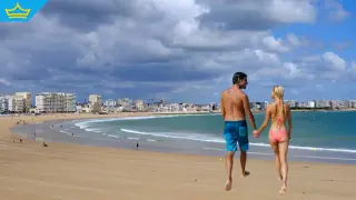 Още един популярен курорт въвежда глоби за разходки по бански (видео)